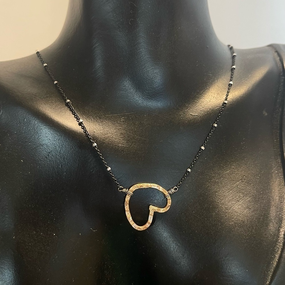 14kgf Heart hammered black beaded gold filled necklace